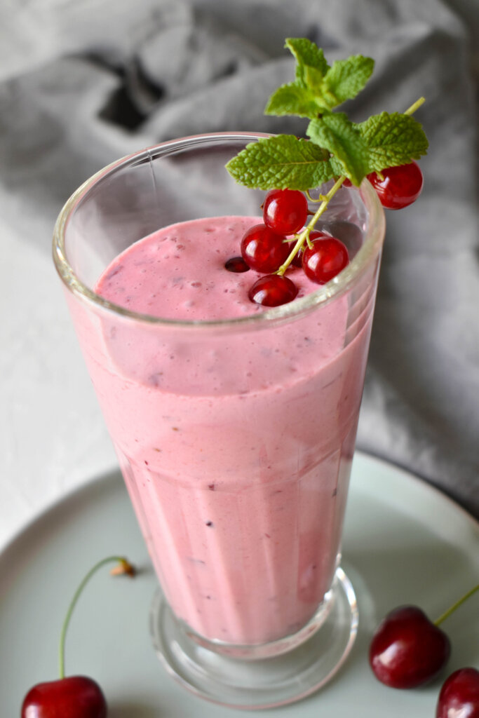 Cherry and currant yogurt drink