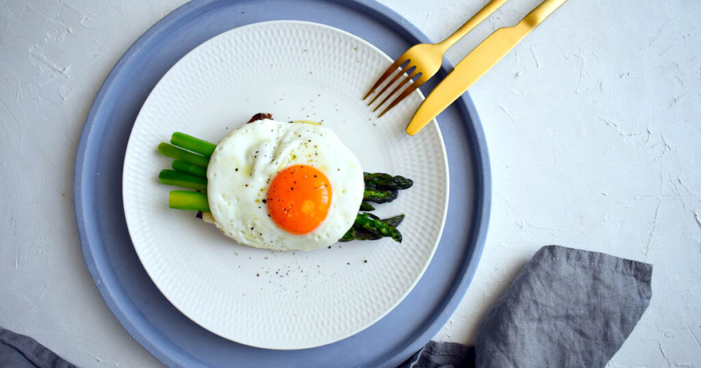Asparagus Sandwich with Fried Eggs