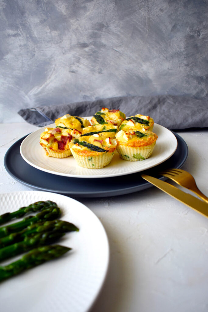 tojásmuffin spárgával