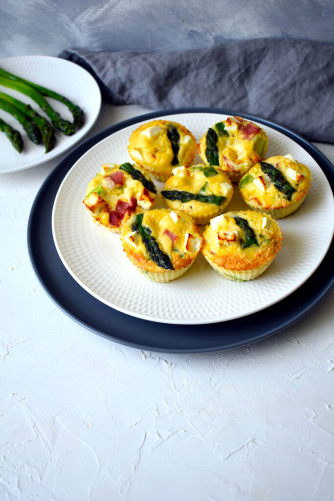 tojásmuffin spárgával