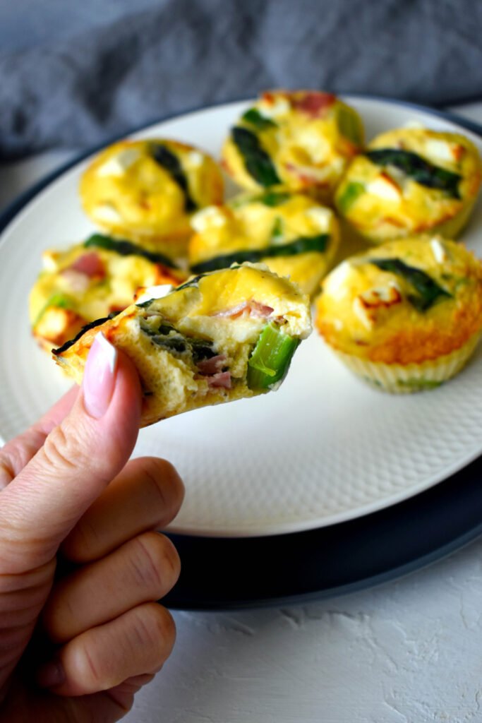 tojásmuffin spárgával