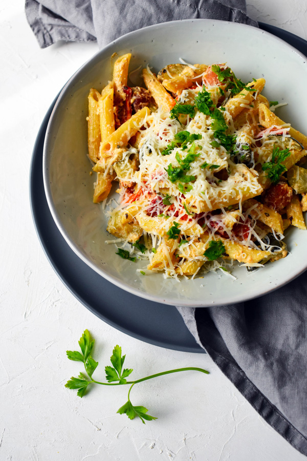 Sült zöldséges tészta lecsó kolbásszal