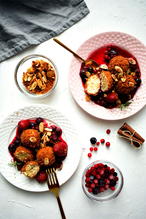 túrógombóc mandulás morzsában