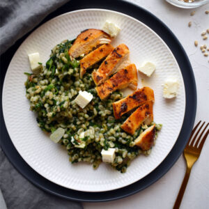 Sült csirkemell spenótos-fetás gerslivel