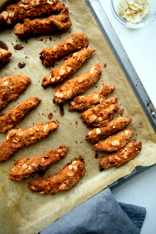 Fried chicken breast strips – coated in almonds, baked in the oven