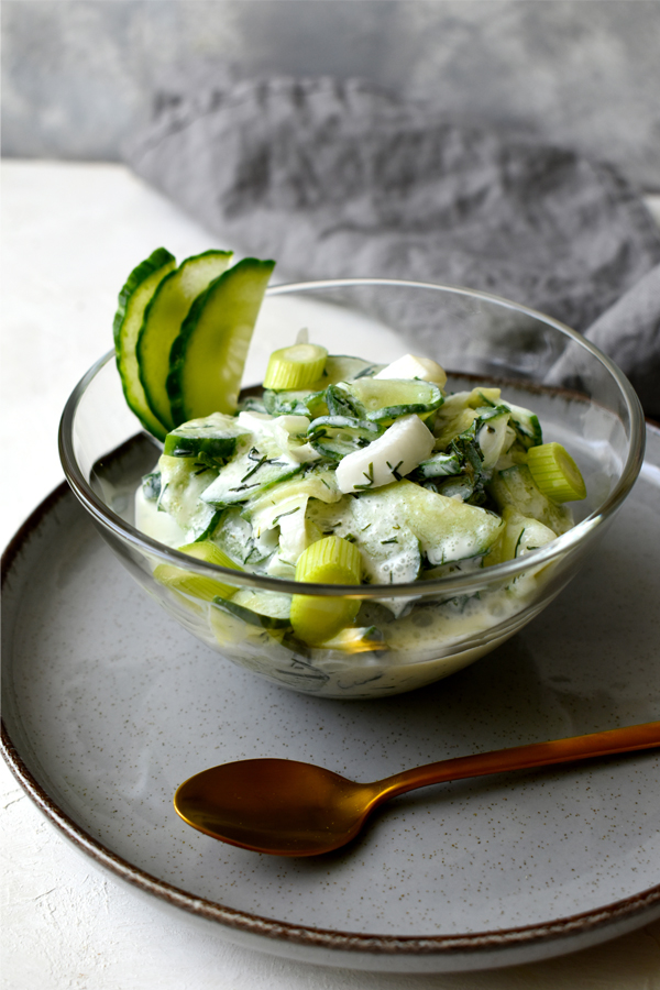 cucumber salad with dill and yogurt