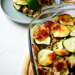 Tejszínes rakott cukkini tésztával