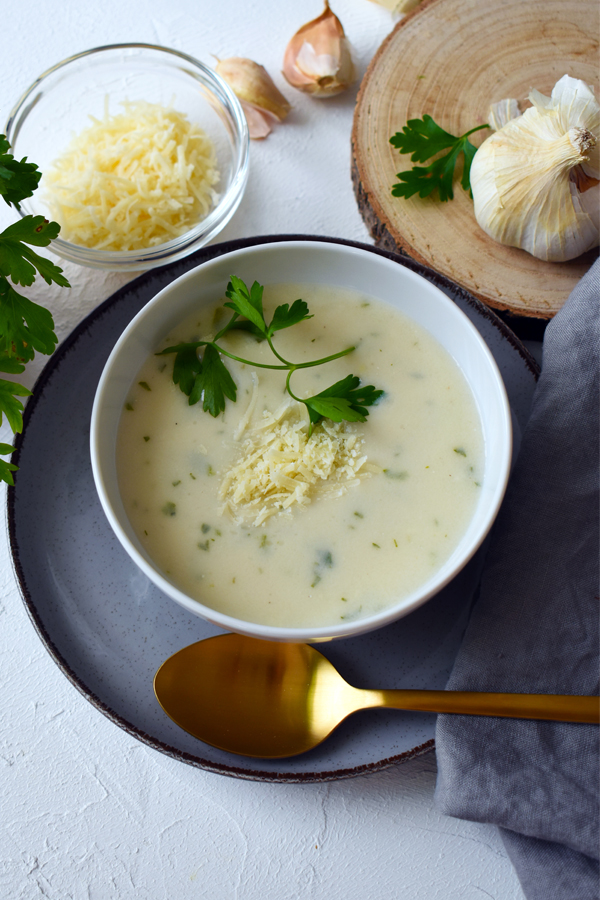 Garlic soup diet-friendly