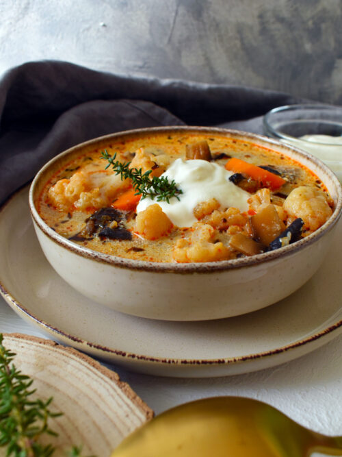 Tejfölös-karfiolleves-gombával Tejfölös karfiolleves gombával