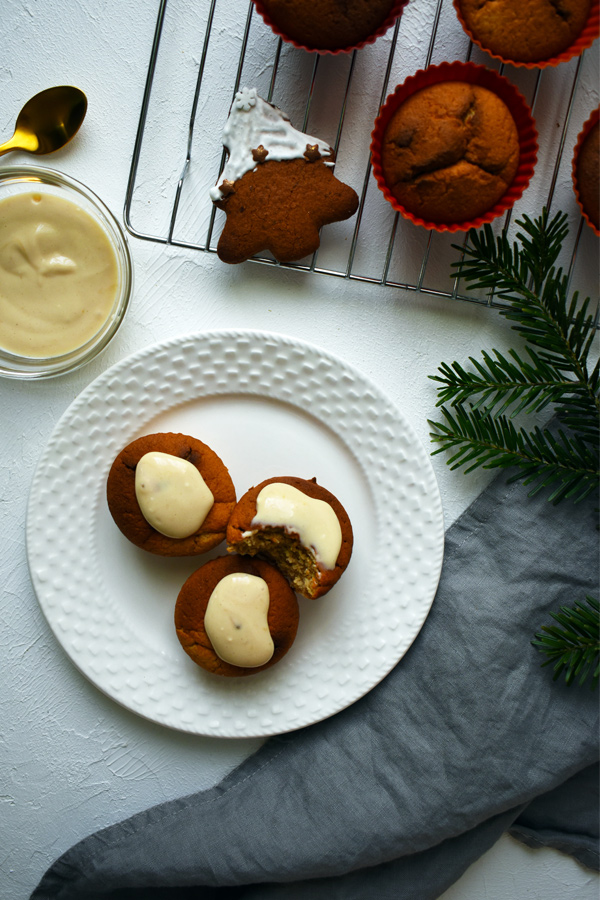muffin fehérjepor és natúr joghurt krémmel