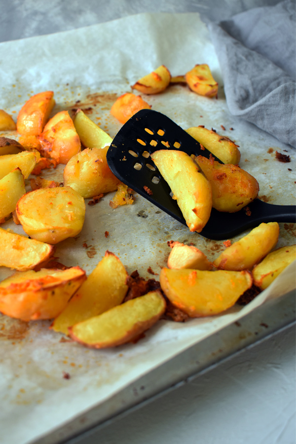 Roasted potatoes seasoned with garlic and sweet red paprika powder