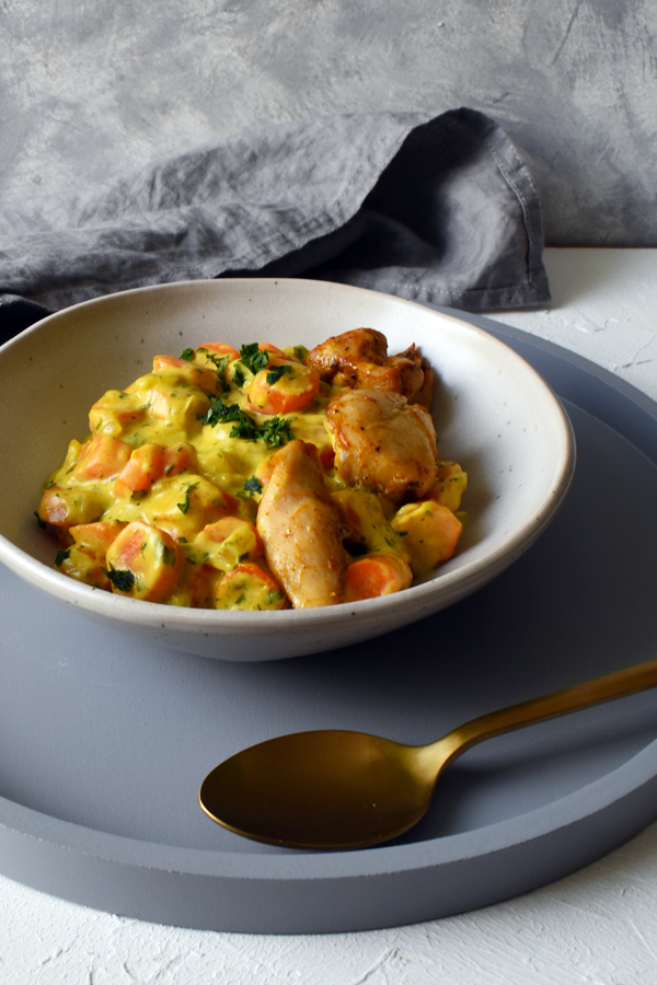Carrot stew with chicken thigh