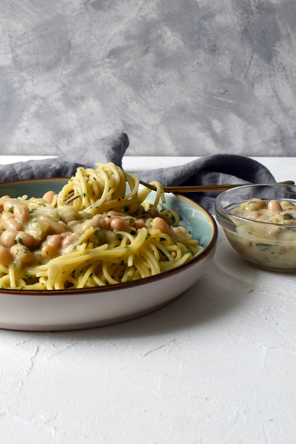 Spaghetti with white bean sauce