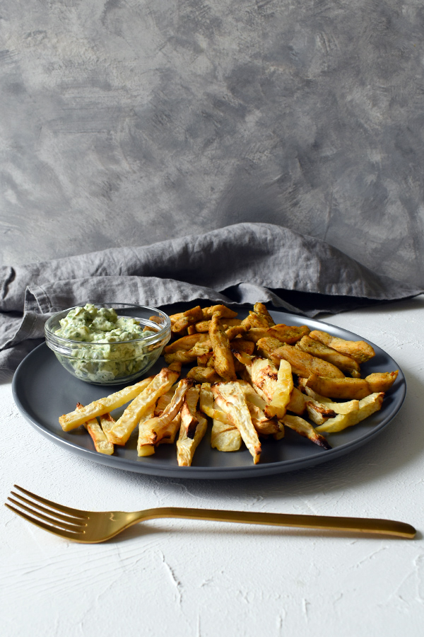 Gyros meat with roasted celery and wild garlic Remoulade