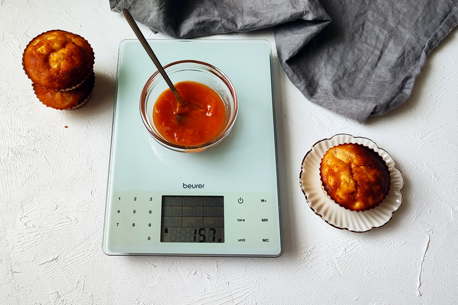 kitchen scale and calorie calculator